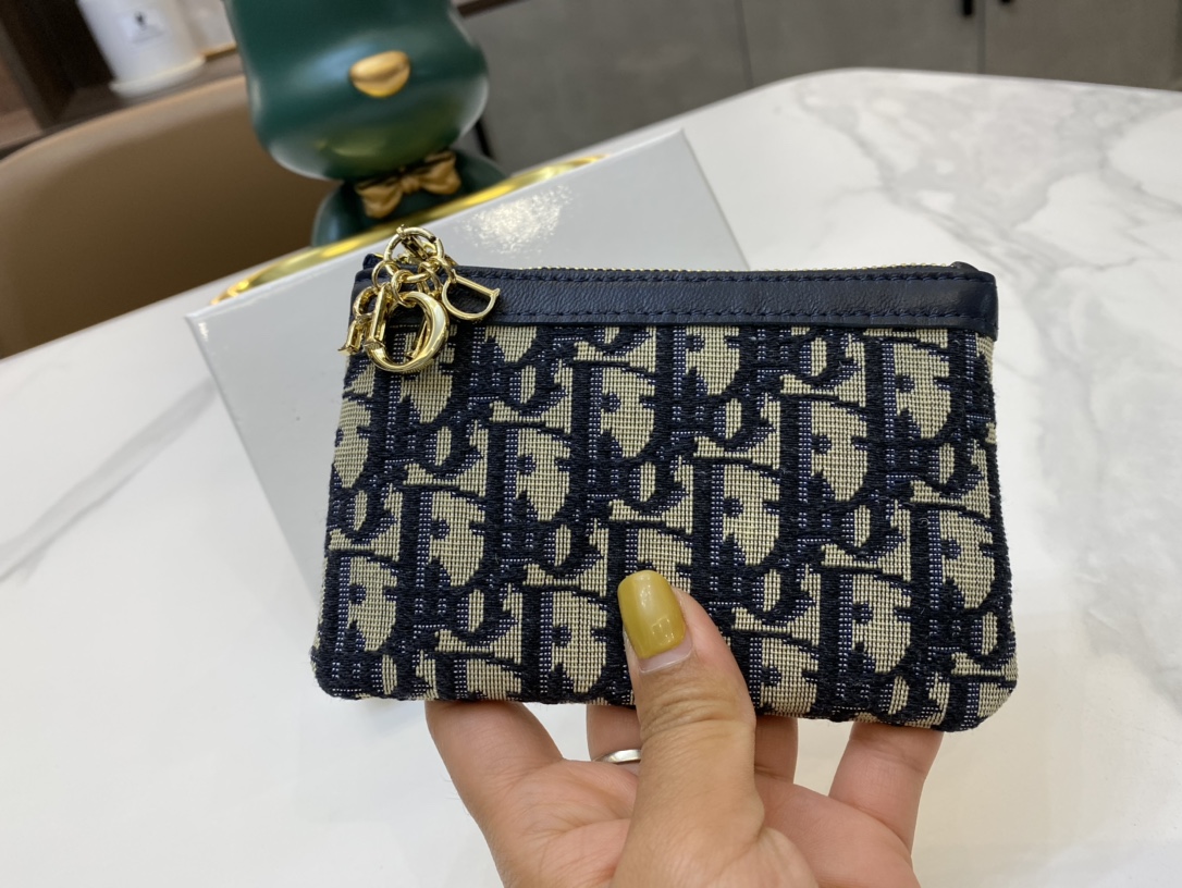 上品でファッションDior クリスチャンディオール財布 実物の写真スーパーコピー財布代引き可能国内発送後払い安全必ず届く信用できるサイト